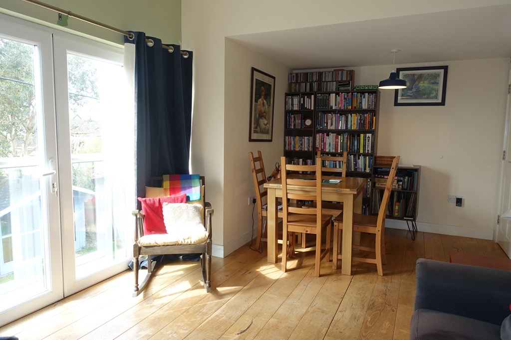 Lounge Diner (2).JPG